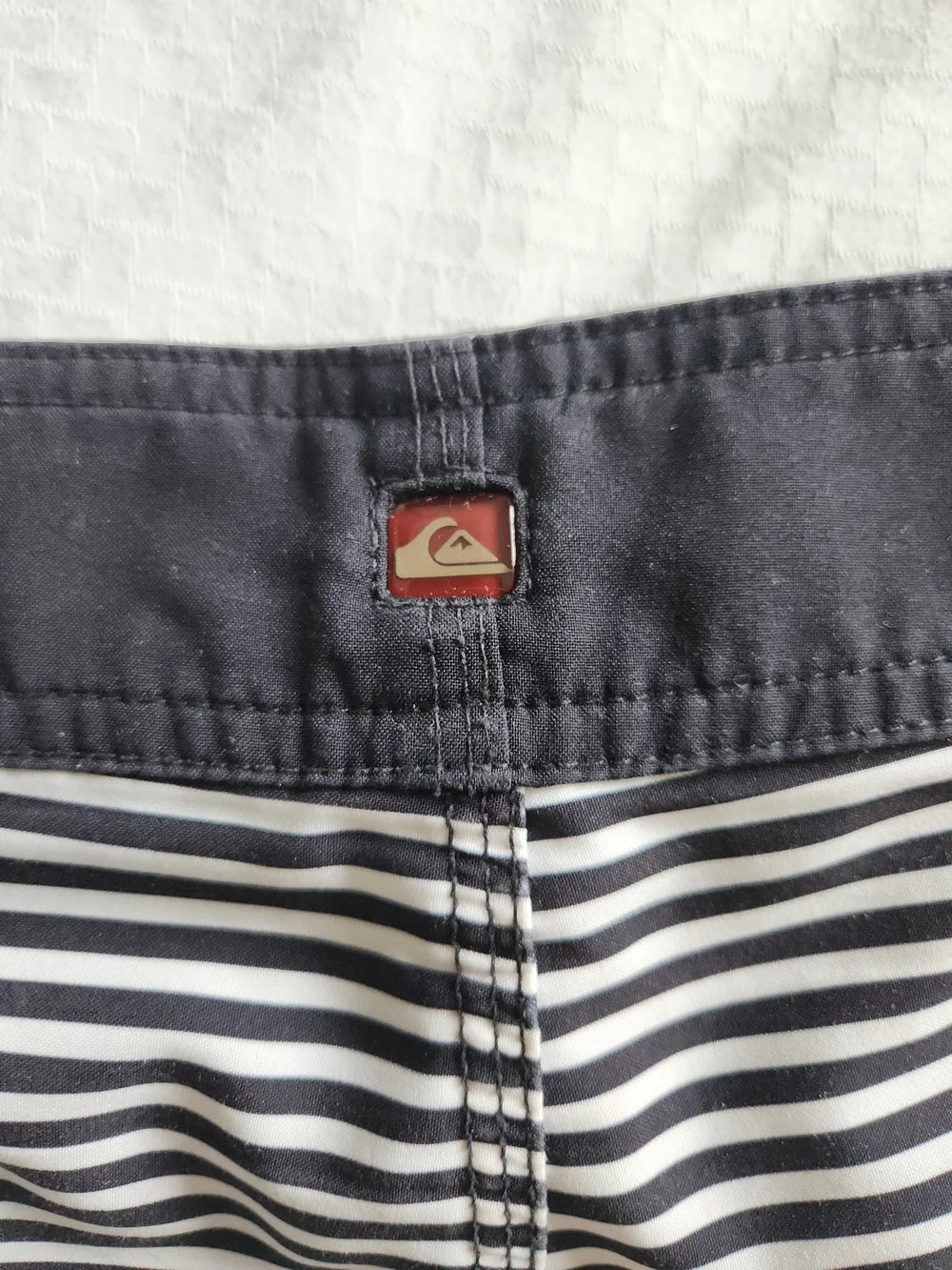 Quiksilver Mens Striped Board Shorts Swim Trunks Red White Black Size 40